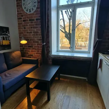 Cozy Two-story Loft 6 Apartment *